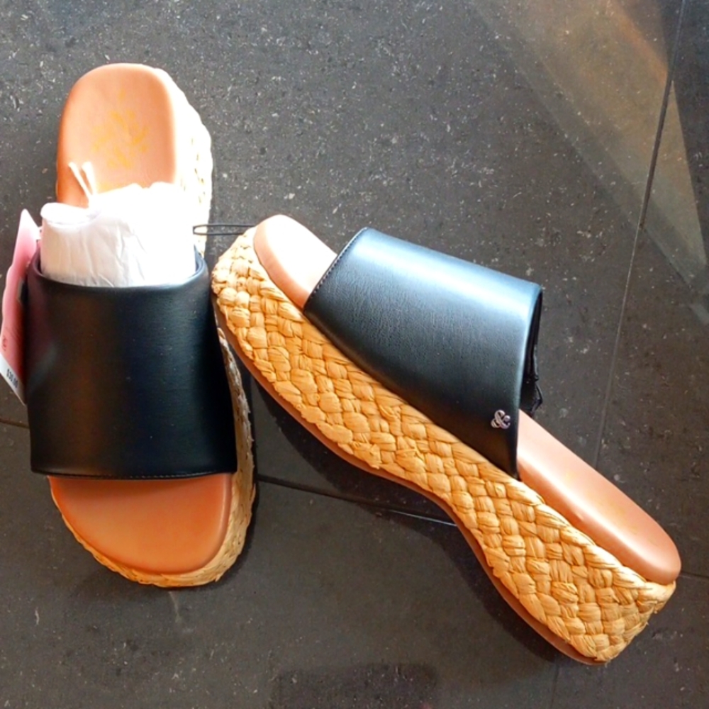 NWT Sam and Libby sandals